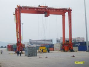 Rail mounted 32ton double girder gantry crane